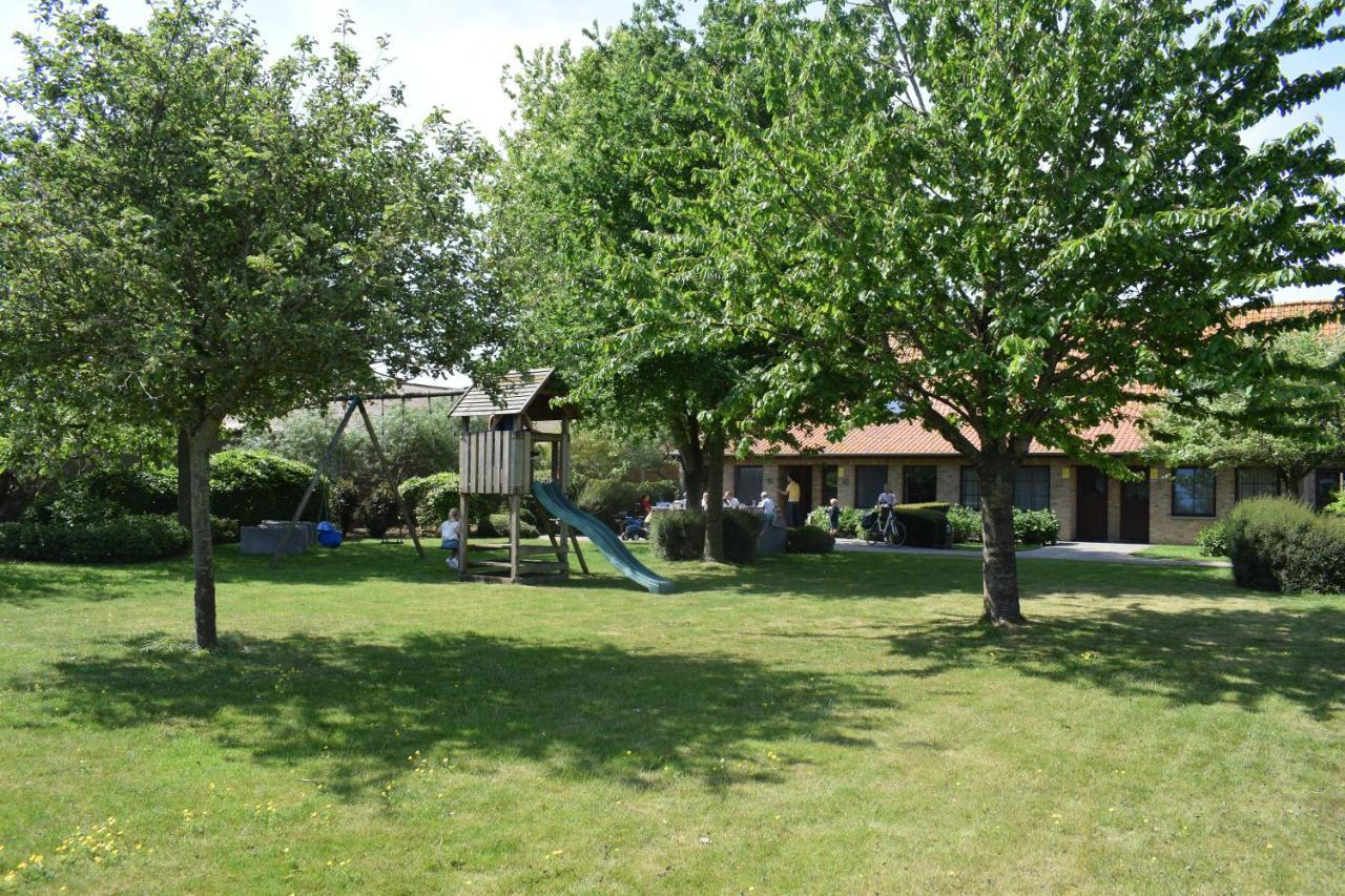 De Meiboom Vakantiehoeve Tot 21 Pers Langemark Exterior photo